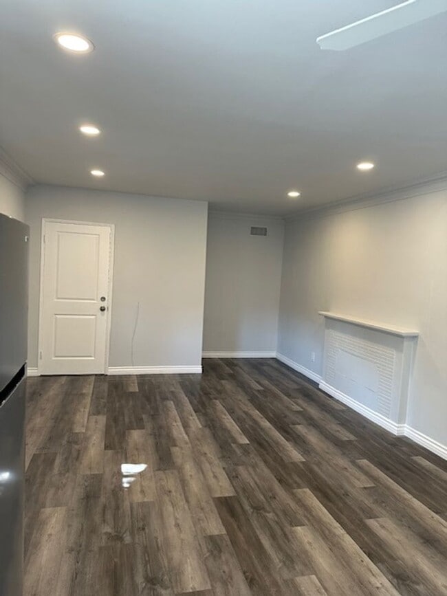 Building Photo - 6003 Klump Ave