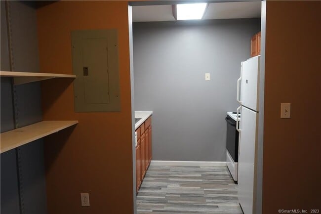 Building Photo - 57 Glade St