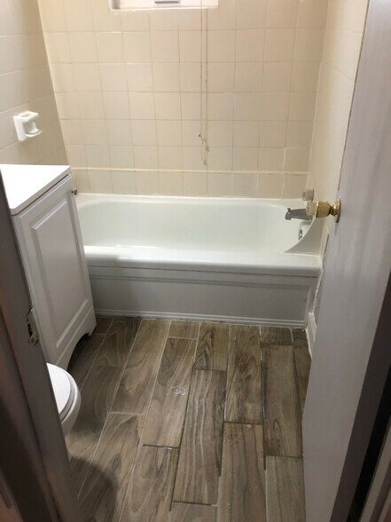 Building Photo - 204 St Francis Rd NW