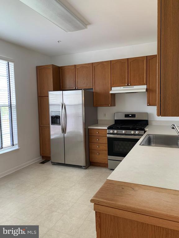 Building Photo - 4850 Marsden Pl