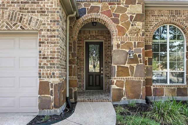 Building Photo - 8740 Dayton Dr