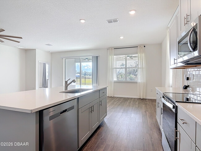 Building Photo - 3354 Arch Ave