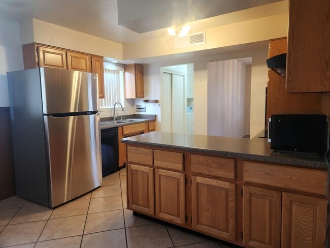 Building Photo - 8509 Bellehaven Pl NE