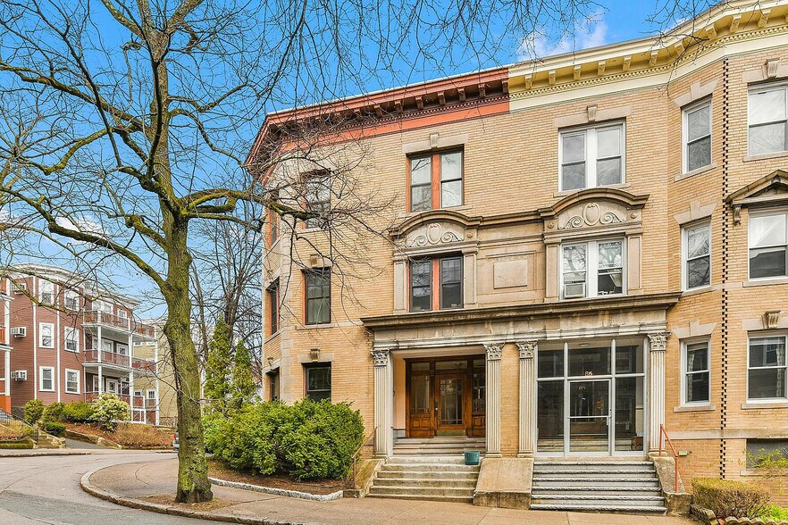 Building Photo - 87 Browne St