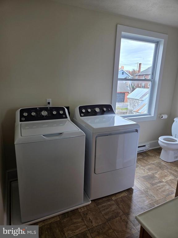 Building Photo - 729 E Washington St