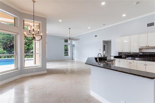 Building Photo - 15683 Cypress Park Dr