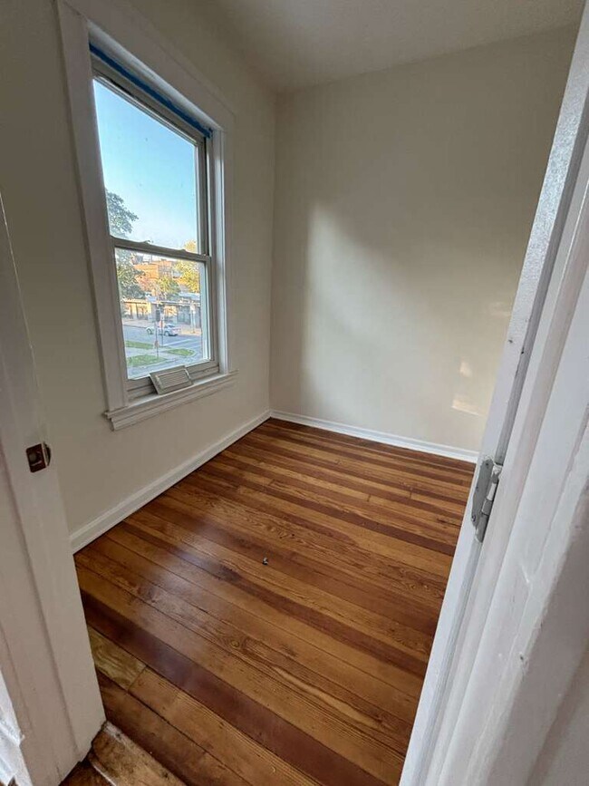 Building Photo - 11305 S Edbrooke Ave