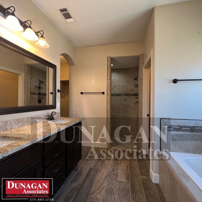 Building Photo - 409 Baler Ln