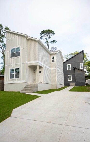 Building Photo - 2111 Owens St