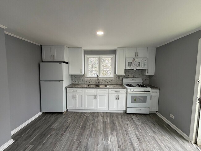 Building Photo - 5/7 Risco RD