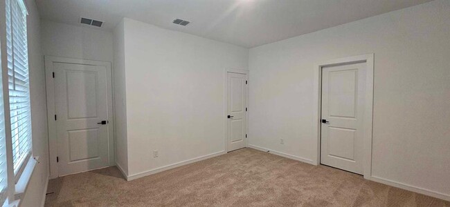 Building Photo - 8411 Bay Oaks Dr