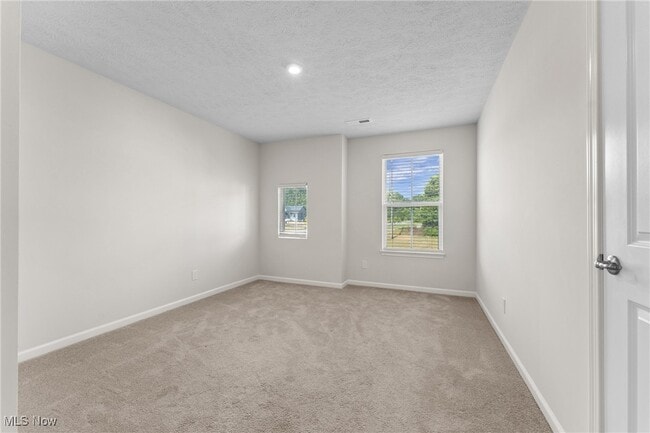 Building Photo - 3383 Jackson Park Dr