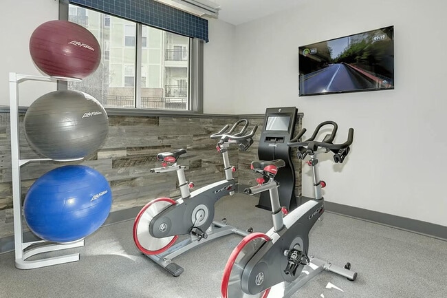 Building Photo - 238 S West St