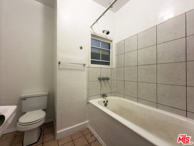 Building Photo - 1675 W Martin Luther King Jr Blvd