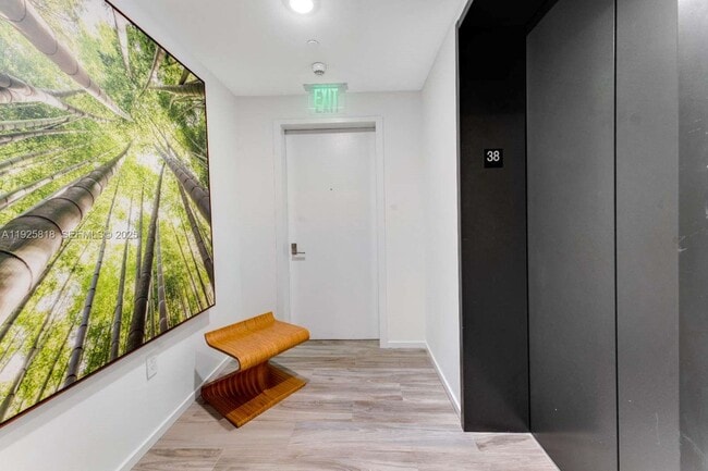 Building Photo - 801 S Miami Ave