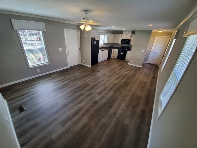 Building Photo - 252 Field Pine Dr