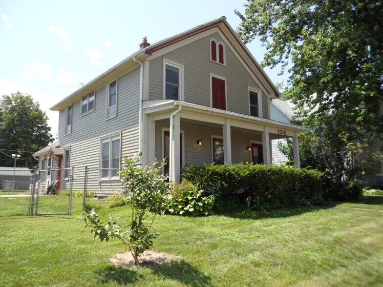 Primary Photo - 1319 E 12th St