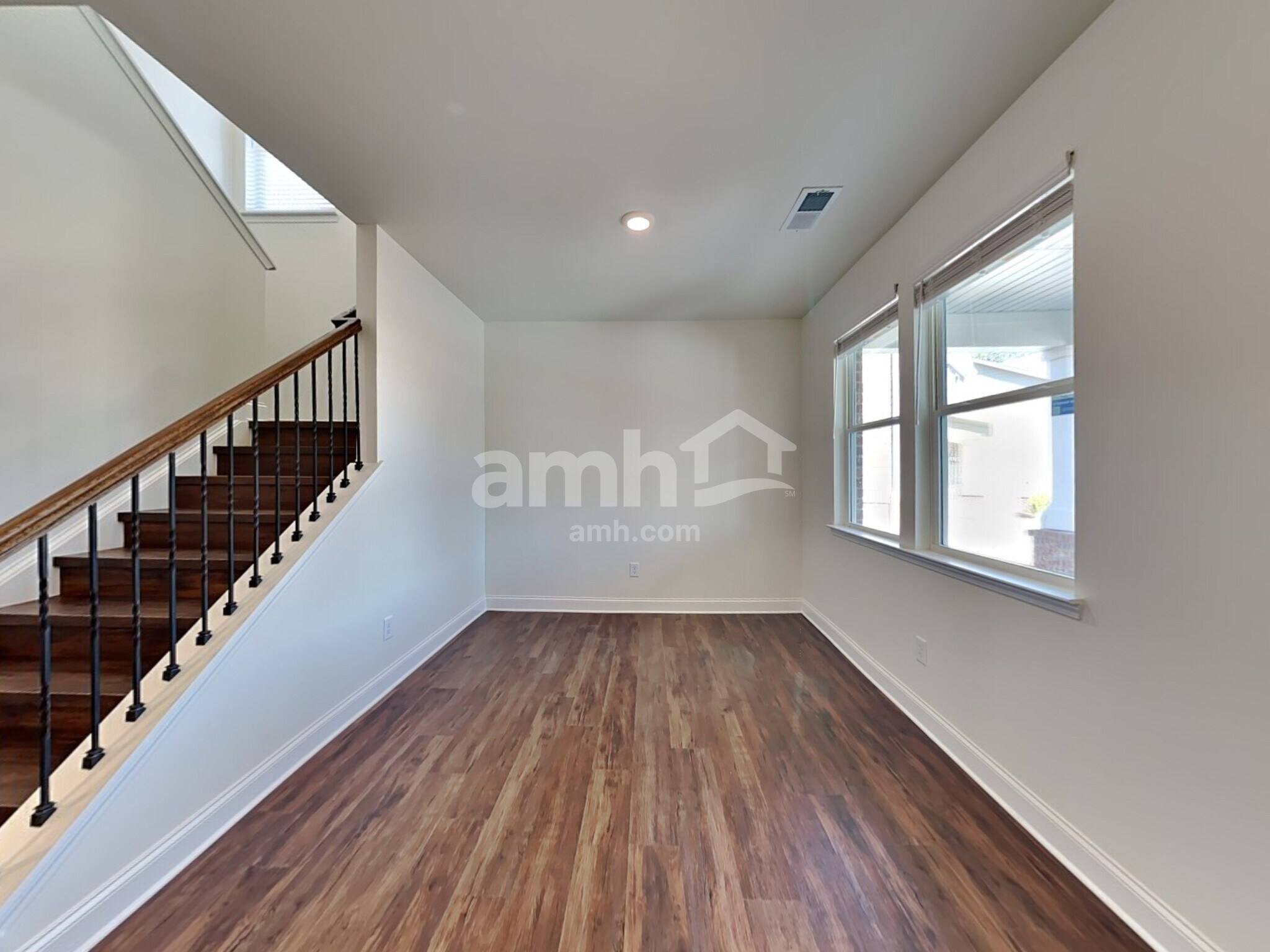 Building Photo - 1802 Windsor Park Ave