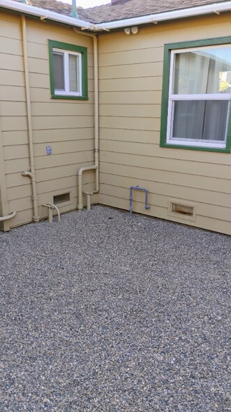 Building Photo - 158 N 6th St