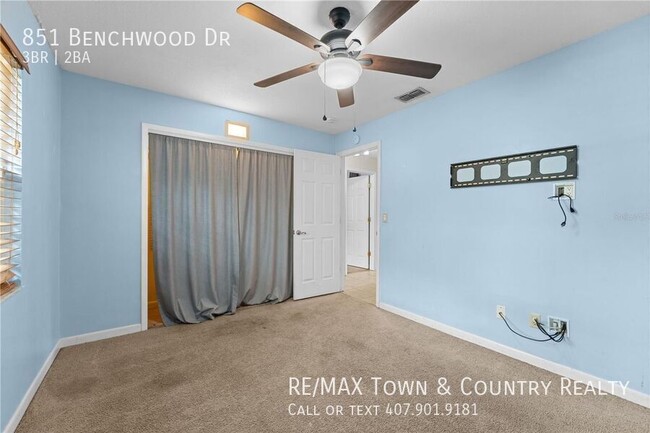 Building Photo - 851 Benchwood Dr