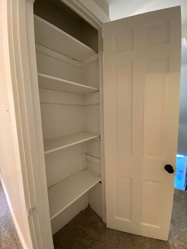 Building Photo - Spacious 3-Bedroom 2 Bath Home with Modern Comforts