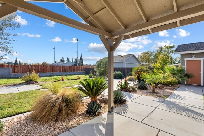 Building Photo - Gorgeous 2 bed, 2 bath home in Lincoln, CA