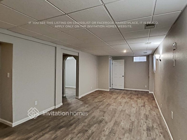 Building Photo - 3852 S Olathe Cir