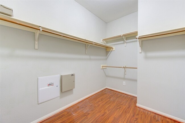 Building Photo - 2921 Indigo Dr