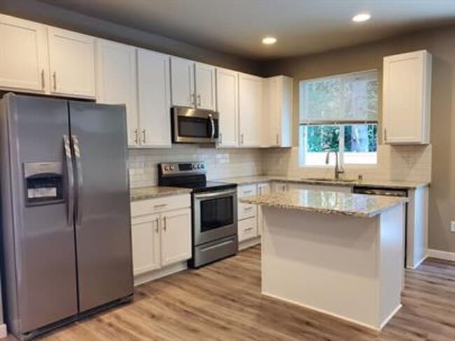 Building Photo - 6912 Liberty Ln