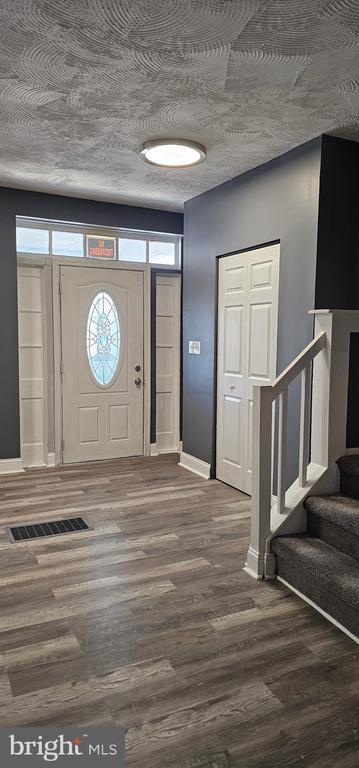 Building Photo - 1221 Poplar Grove St