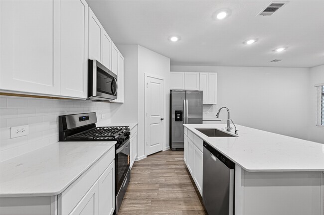 Building Photo - 27727 Dream Prt Dr