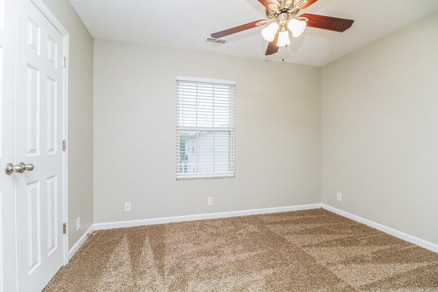 Building Photo - 1416 Westview Dr