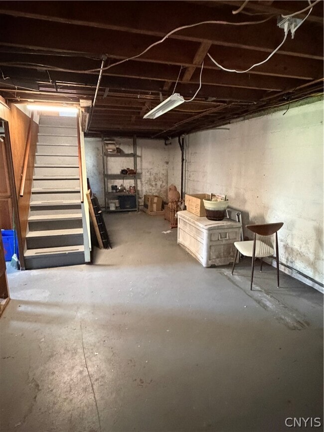 Building Photo - 352 Wainwright Ave