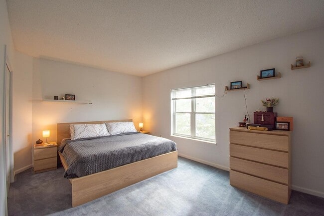 Building Photo - 655 Concord Ave