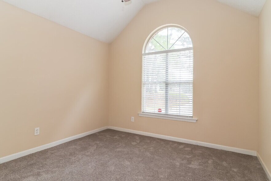 Building Photo - 47 Noah Dr