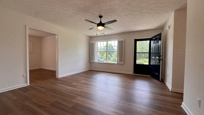Building Photo - 6710 Pirkle Dr