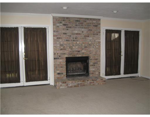 living with fireplace - 301 Highpoint Dr