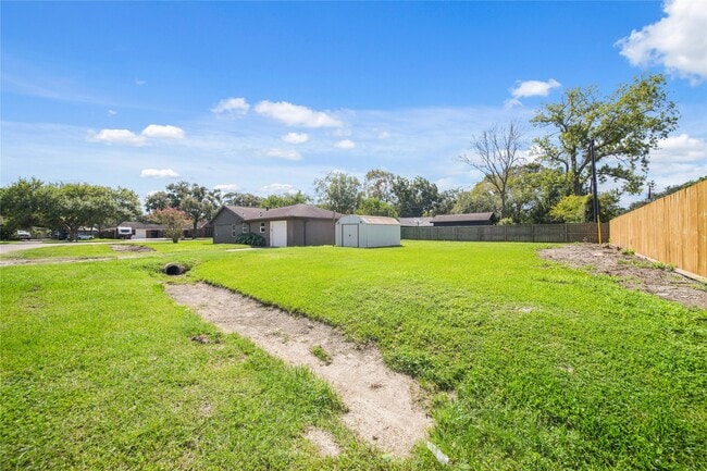 Building Photo - 13411 Anna Ct