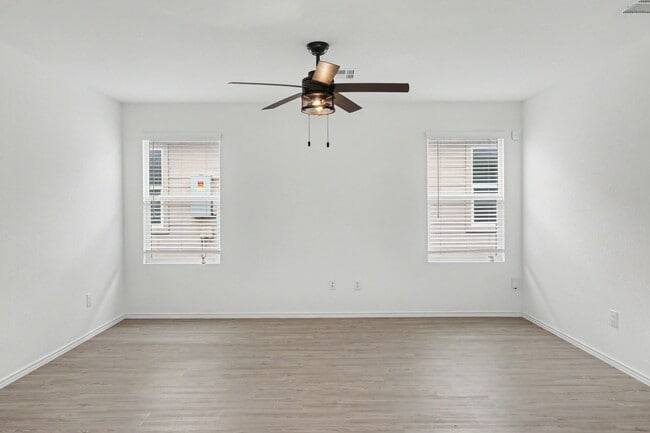 Building Photo - 3 Bed in The Silos | No Carpet + Appliances Included + Community Amenities!