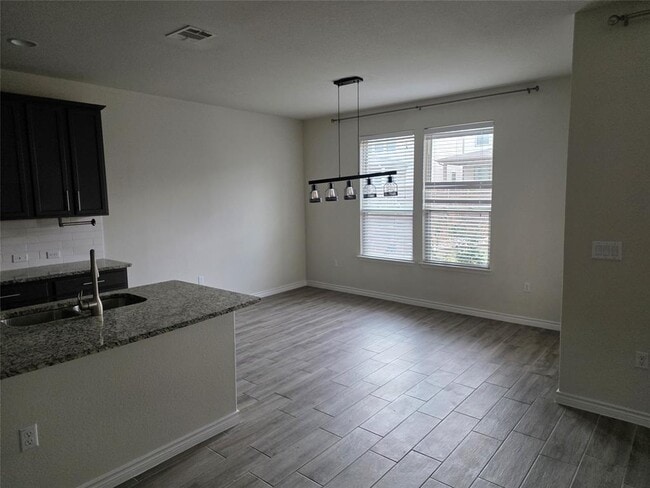 Building Photo - 14008 Eucalyptus Bnd