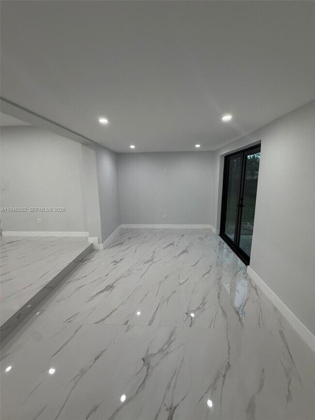 Building Photo - 1085 NW 191st St