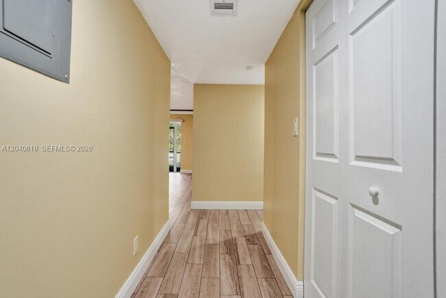 Building Photo - 4114 NW 88th Ave