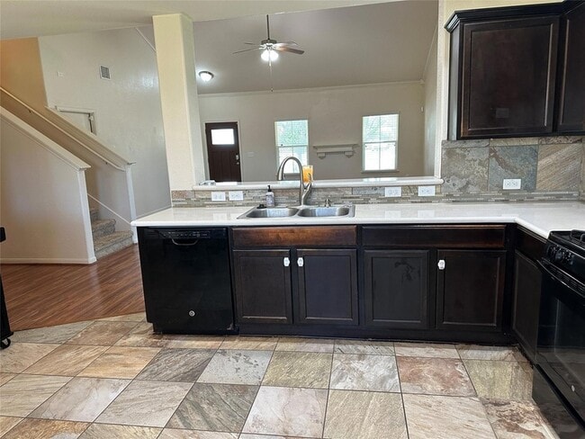 Building Photo - 201 N Hunting Lodge Ln