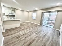 Building Photo - Oakwood Apartments