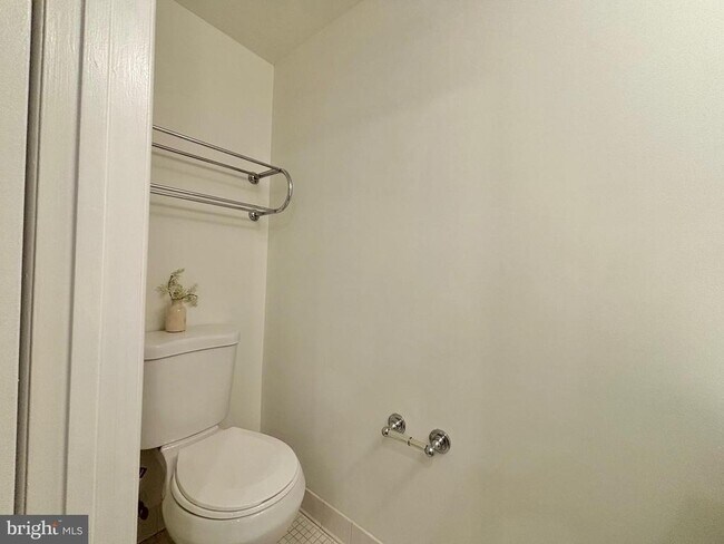Building Photo - 20207 Laurel Hill Way