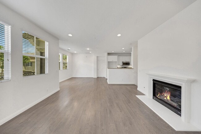 Building Photo - 6287 Ancora Ln