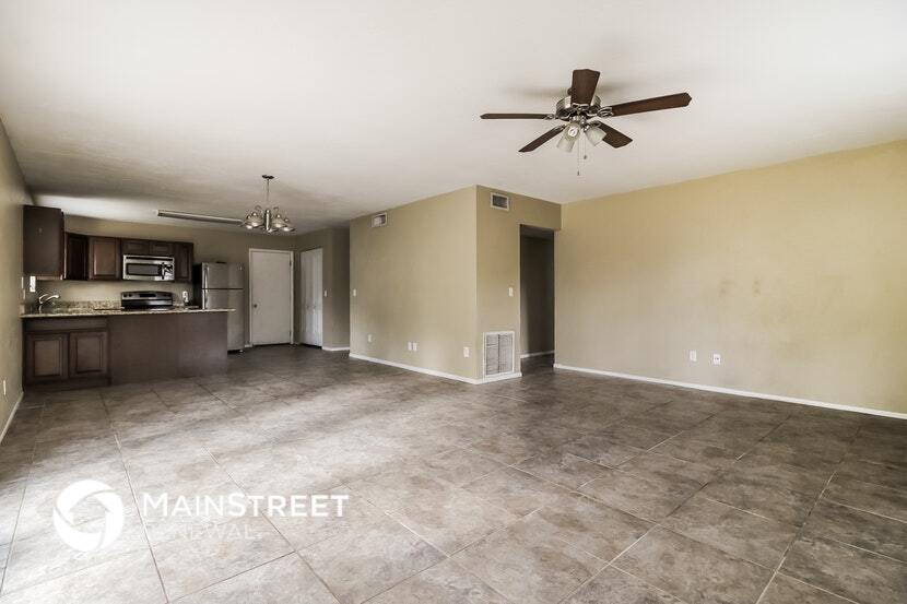 Building Photo - 2324 Yule Tree Dr