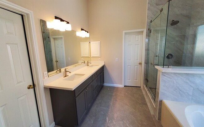 Building Photo - 2906 Humble Dr