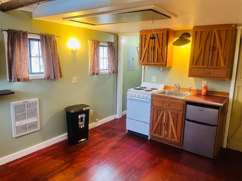 Building Photo - 216 S H St