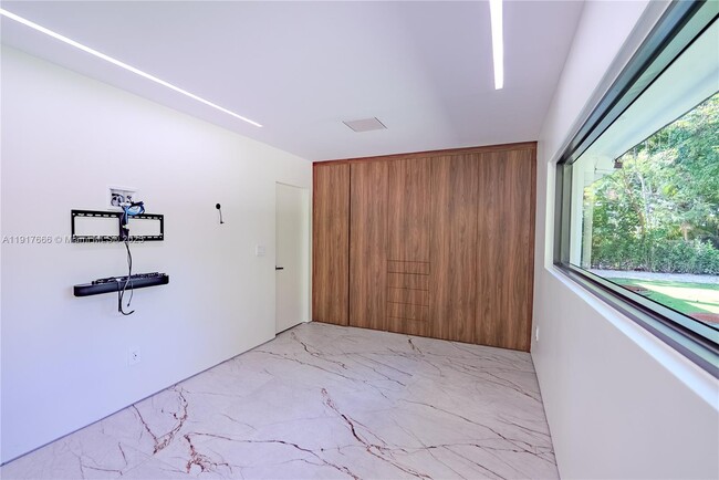 Building Photo - 3711 Battersea Rd